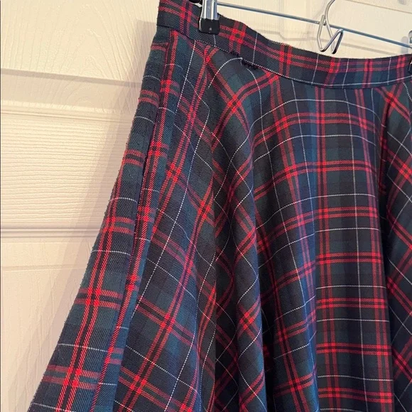 Classic Red and Black Plaid A-Line Skirt - Picture 2 of 4